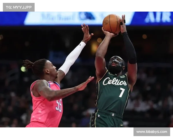 杰伦布朗与高中校长单挑遭封盖 下回合霸气暴扣并分享搞笑瞬间 杰伦布朗与高中校长单挑遭封盖 下回合霸气暴扣并分享搞笑瞬间